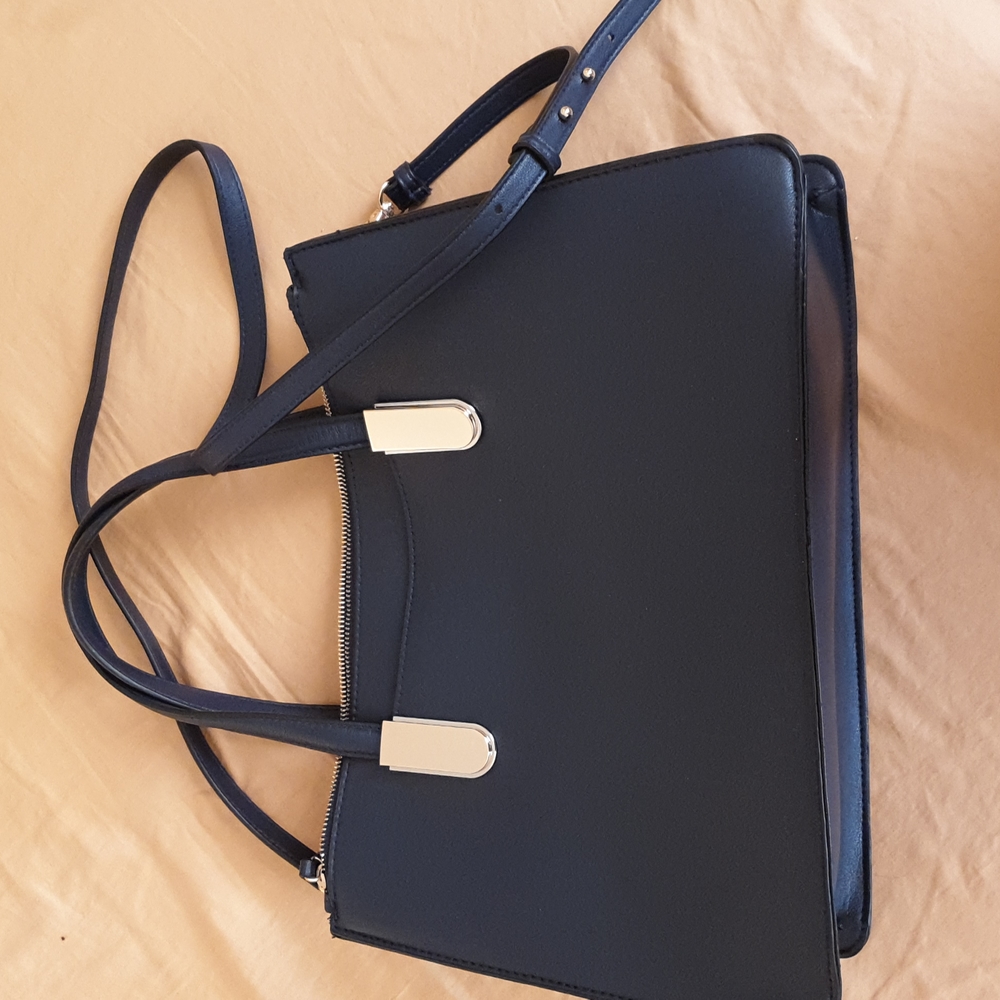 NWOT Alfani Navy/Gold Bag